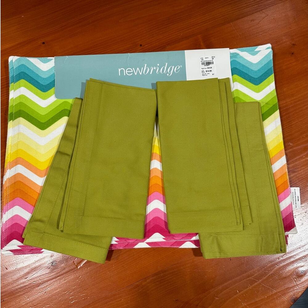4 NWT Colorful Placemats w/ 4 (Pre-owned) Large Green Crate & Barrel Napkins
